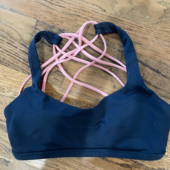 lululemon athletica Other - Lululemon sports bra size 4